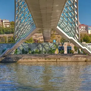 Albergue The Bridge, Tbilisi